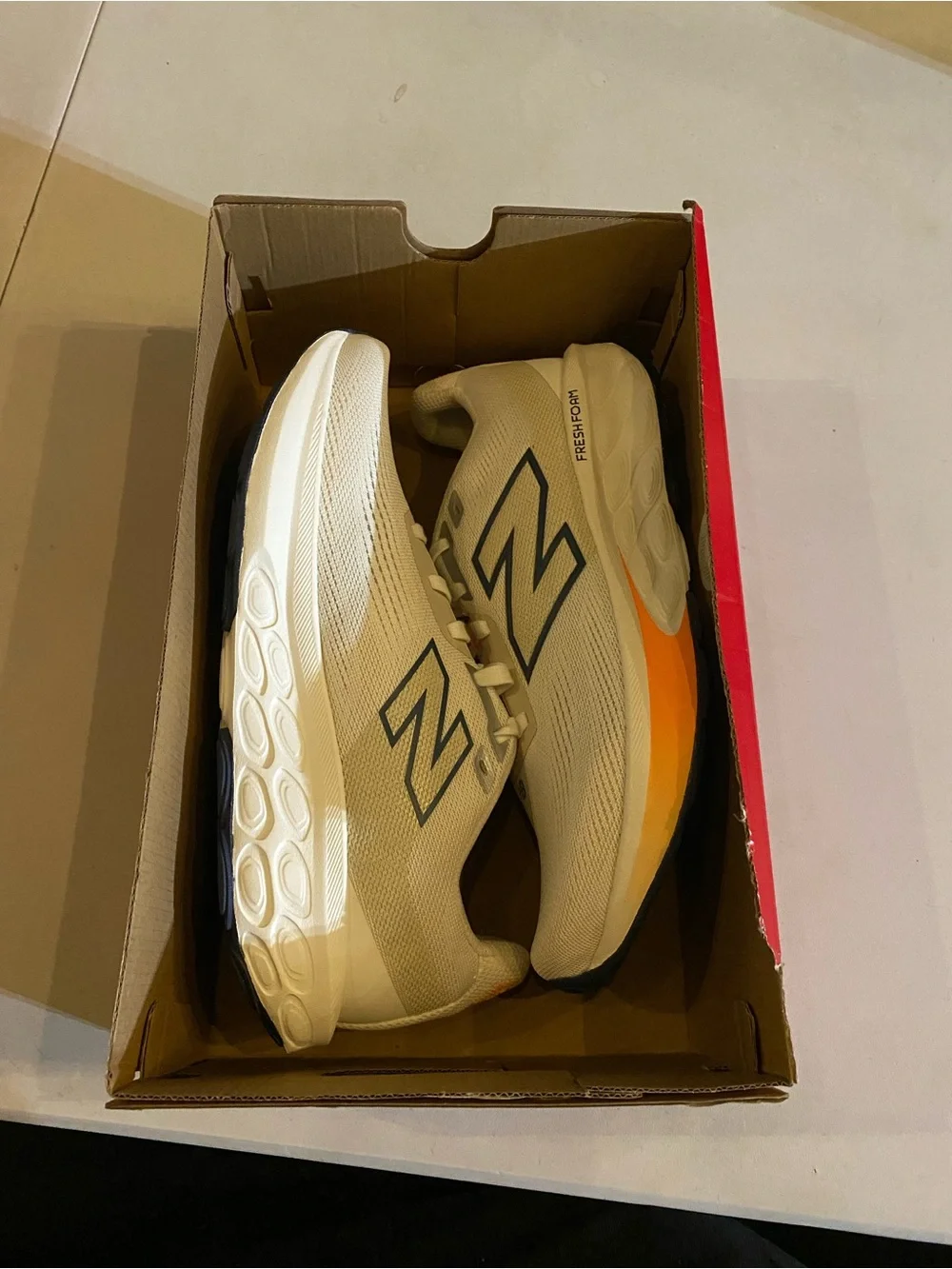 New Balance Fresh Foam 520 V9 Unisex Size 12/10.5 White Running Shoes NEW